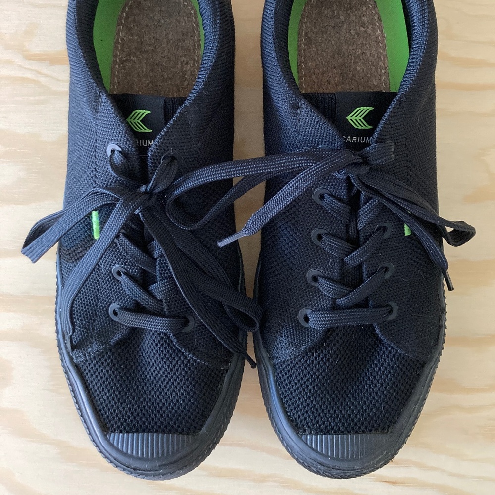 Cariuma All Black Knit Bamboo Sneakers W9 M7.5 EU40
